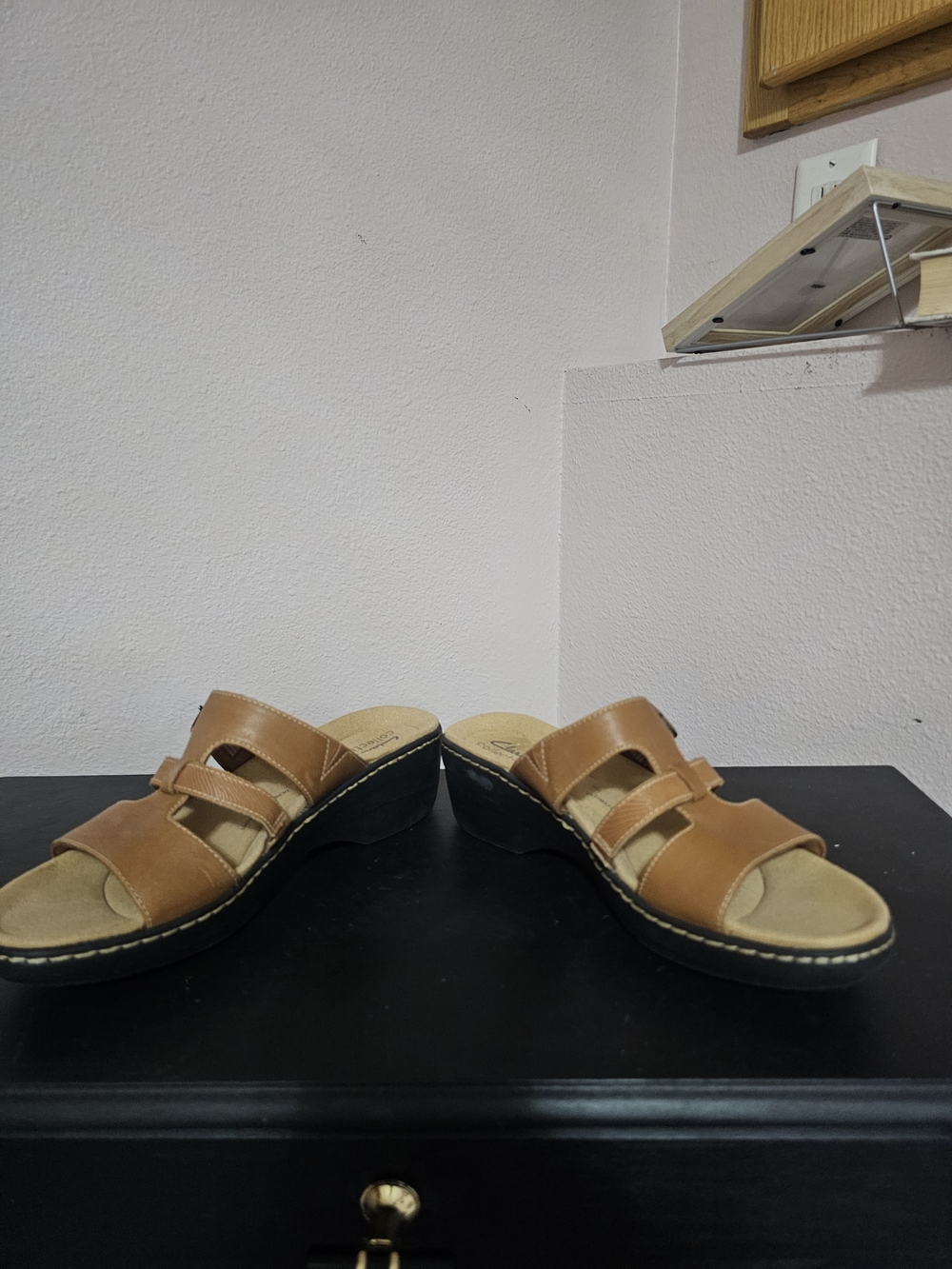 NWOT Clarks Tan Leather Slide Sandals